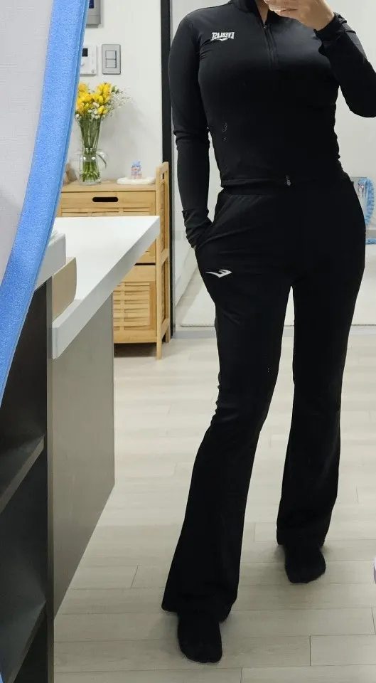 Black running set in soft material worn