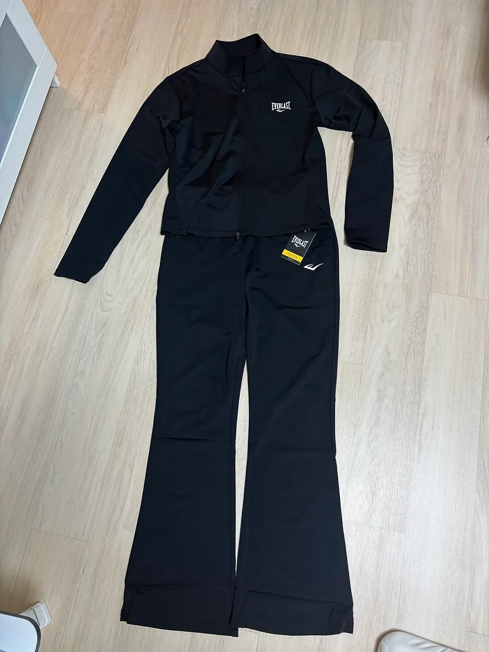 Everlast women's running jacket and pants set