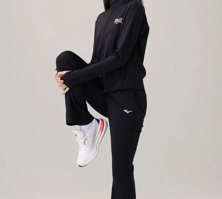 Sleeve and zipper details of an Everlast running jacket