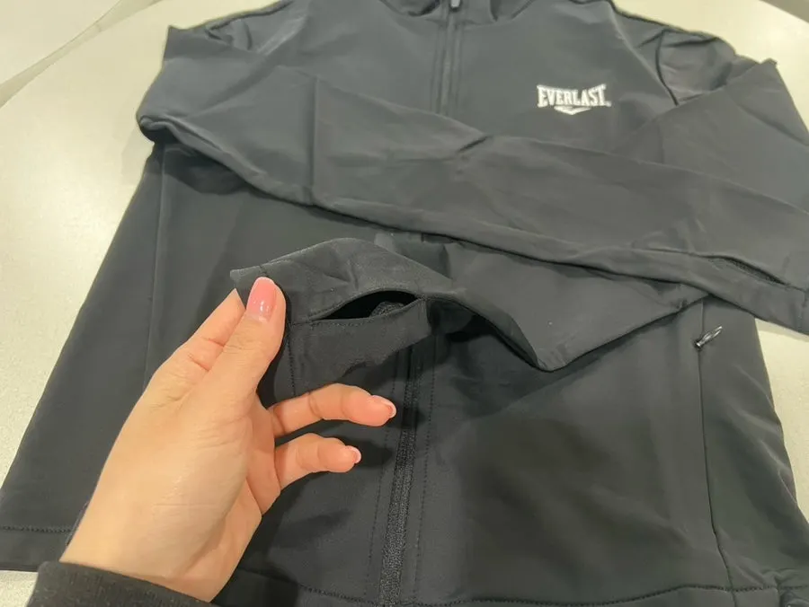 Finger-area detail on the Everlast running jacket