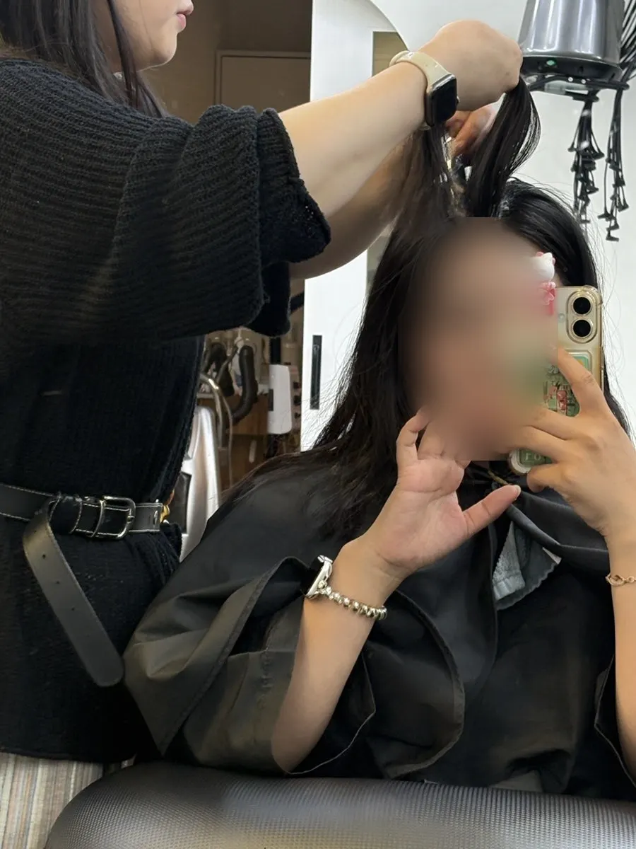 Applying product to the scalp during deep scaling