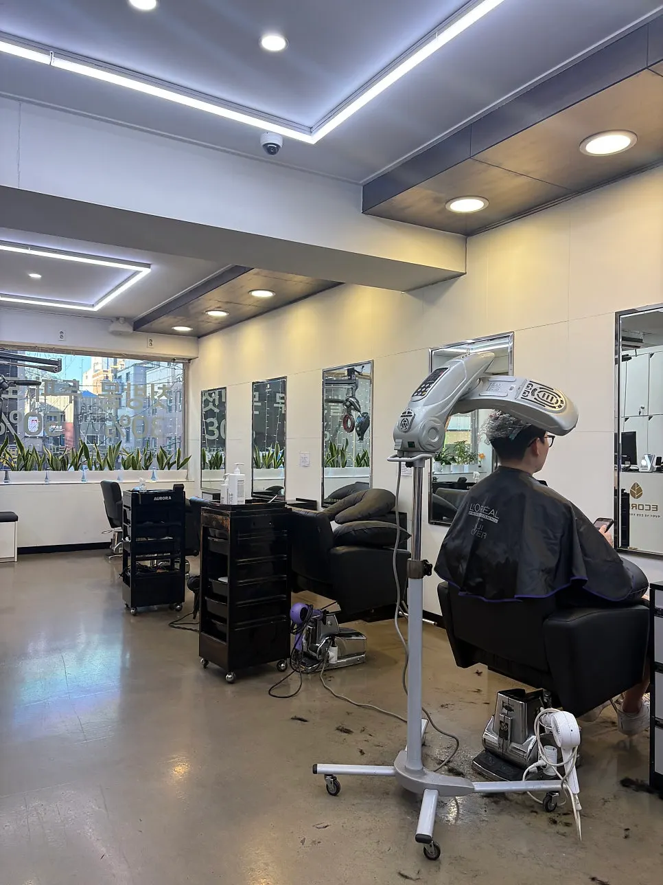 Exterior view of Eco Revy Hair Ewha Branch