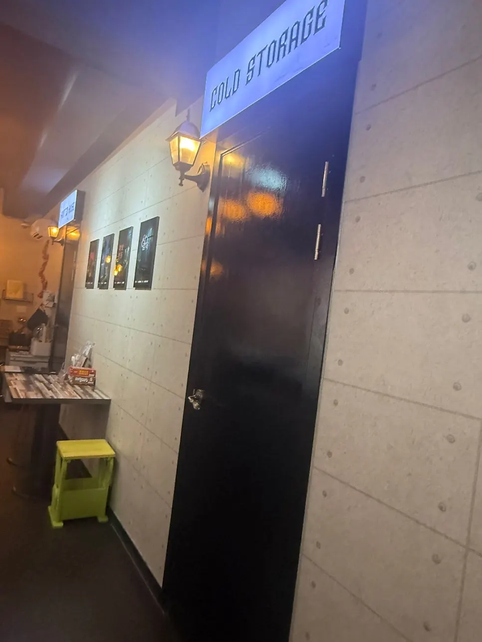 Waiting area and storage lockers before entering the escape room