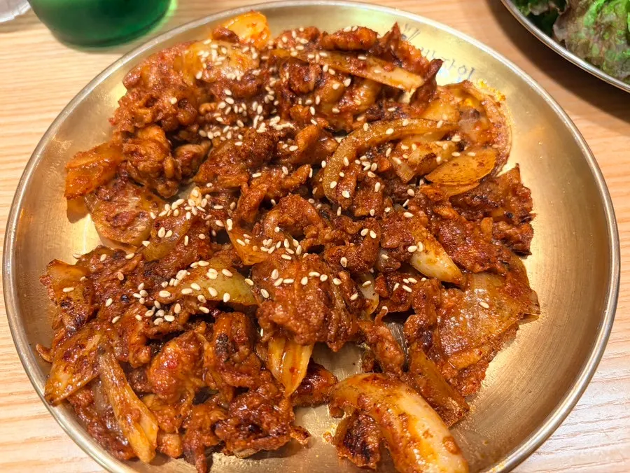 스팸을 건져 올린 짜글이 한 숟갈