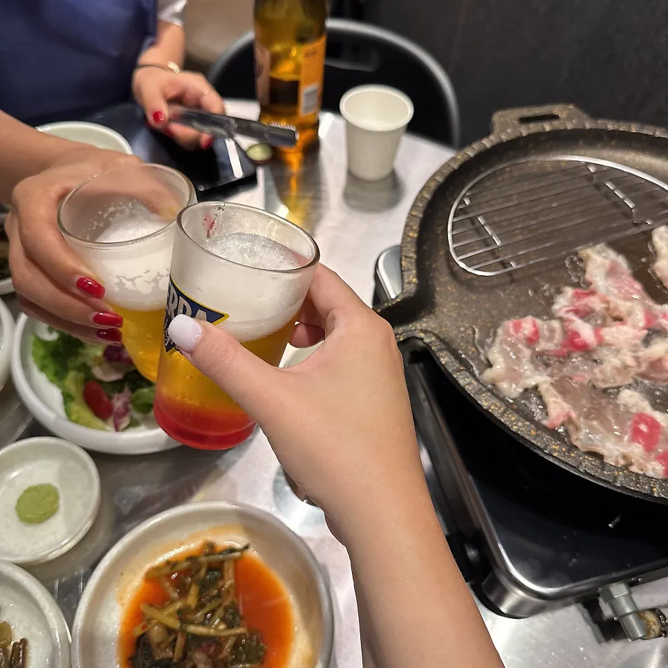 불판에서 익히는 우삼겹