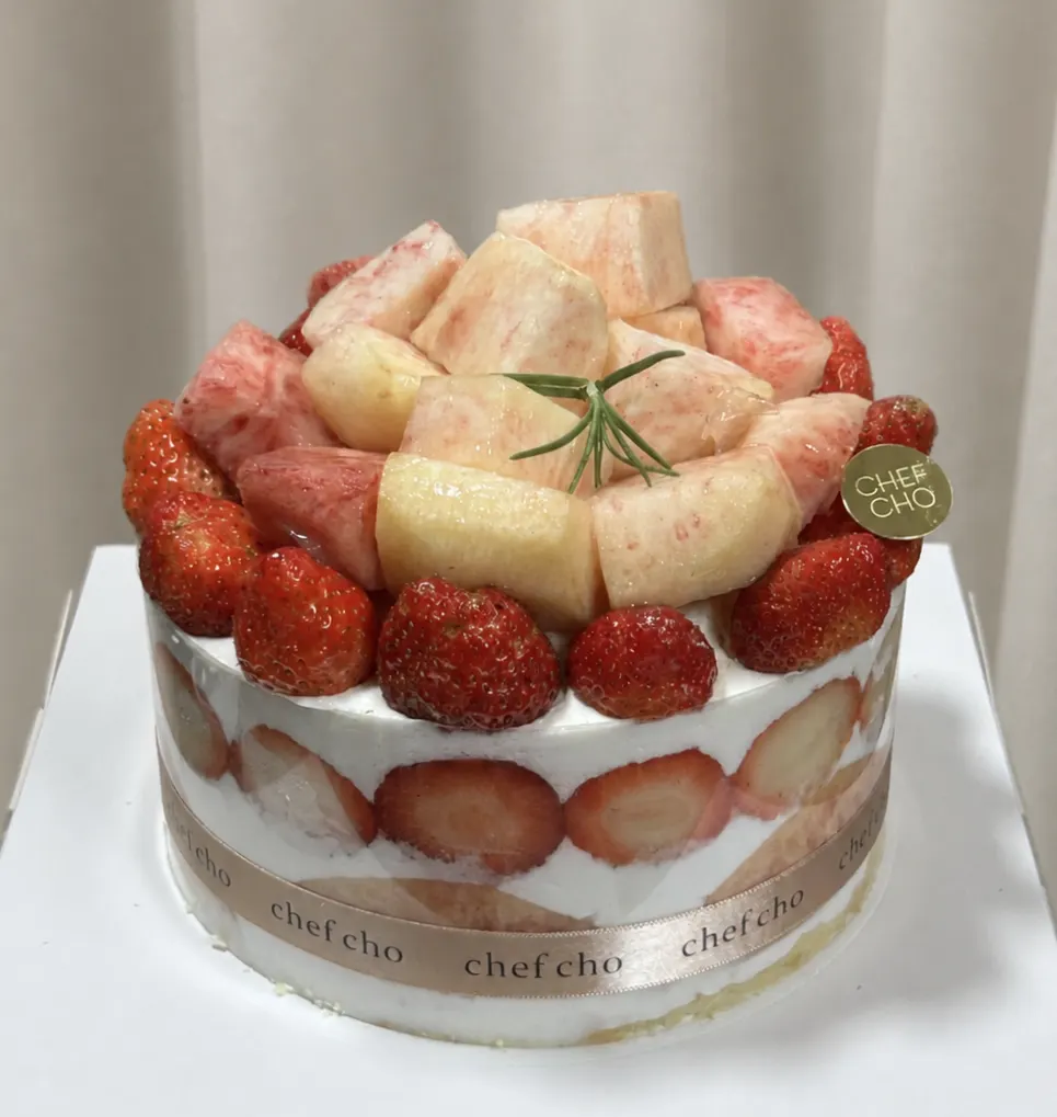 Birthday cake taken out after refrigeration
