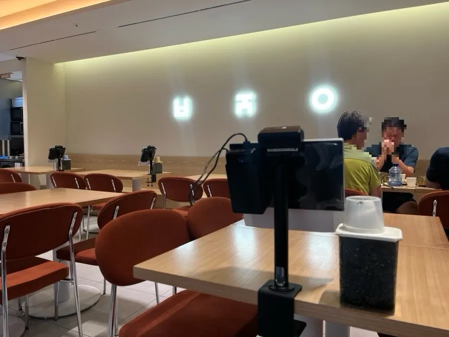 Bapjangin dining area inside the terminal
