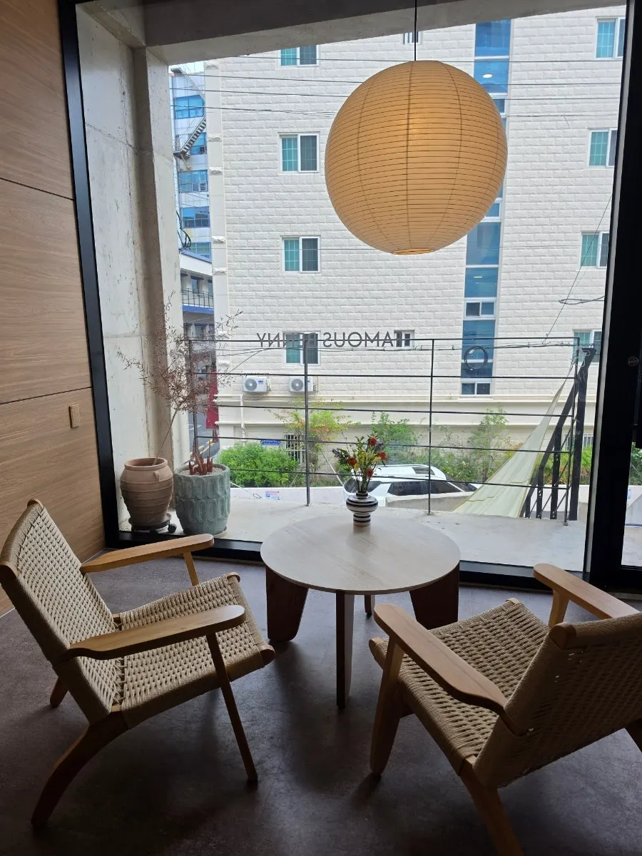 2nd-floor window seat with flowers
