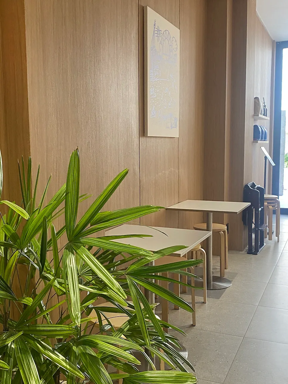 Fresh flower decor in the café