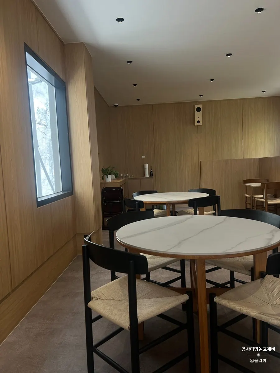 페이머스 베니 광안리점 2층 인테리어