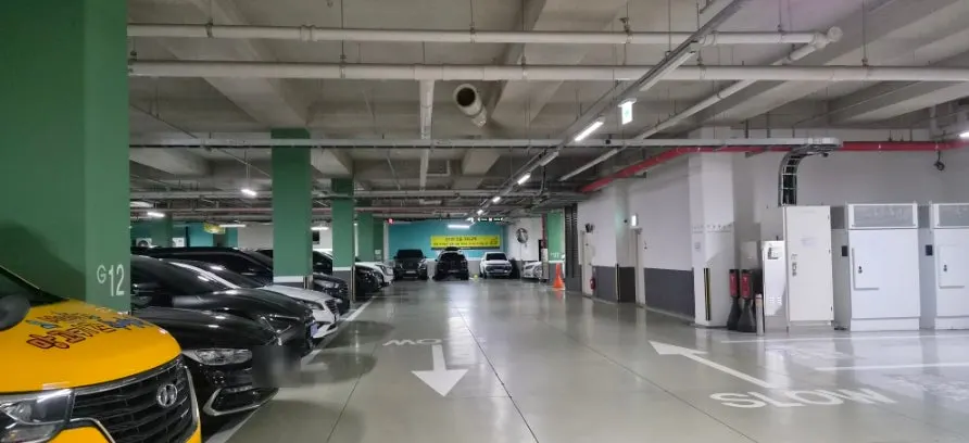 Free parking notice at Oslo Park underground lot