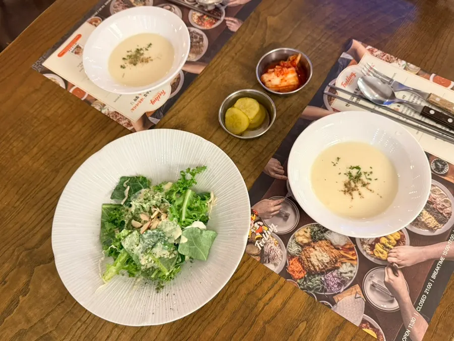 필링돈까스 메뉴판