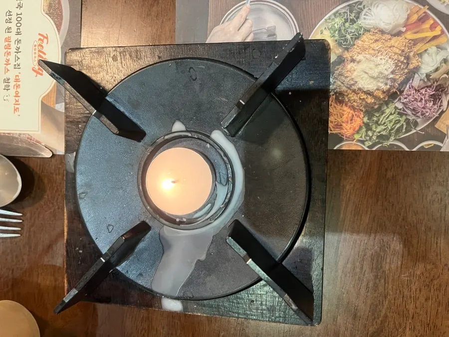 따뜻한 스프와 밑반찬 상차림