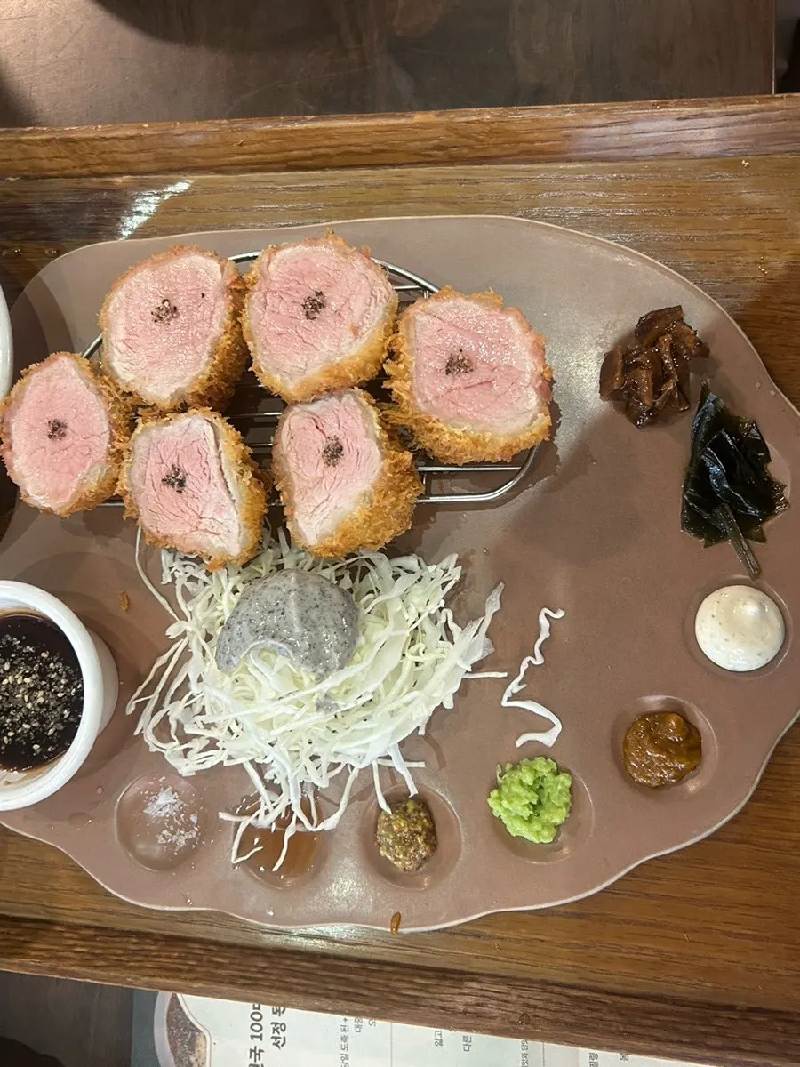 Tenderloin katsu sliced into six pieces