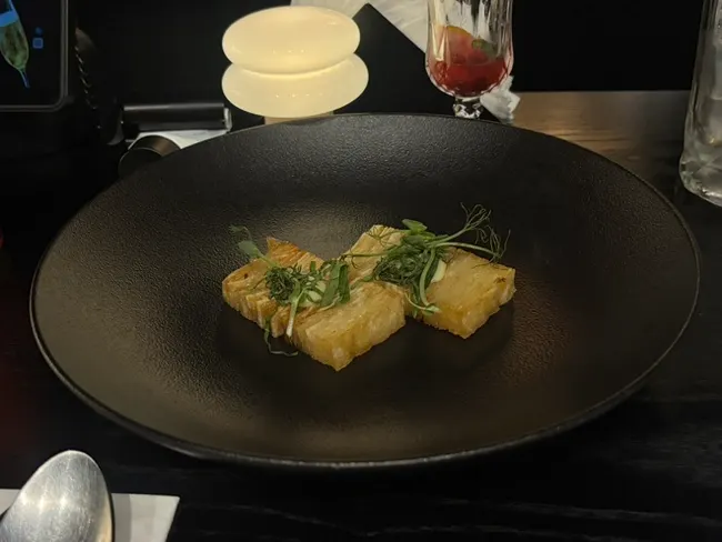 테이블에 놓인 식전주 잔