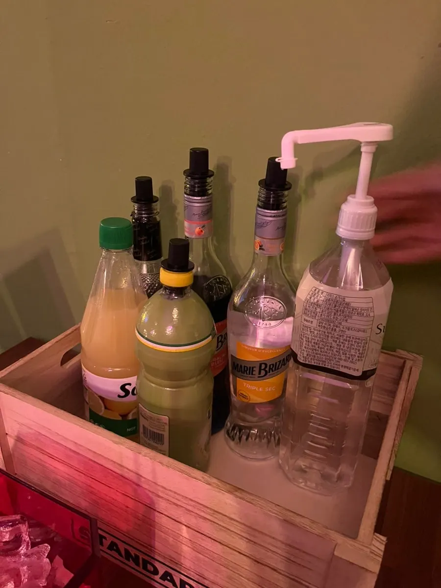 Cocktail recipe card and tools