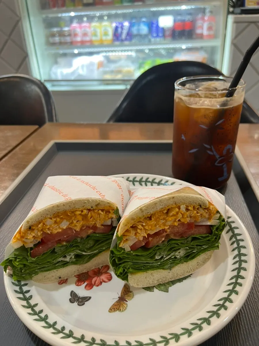 Cross-section of the basil chicken apple bun
