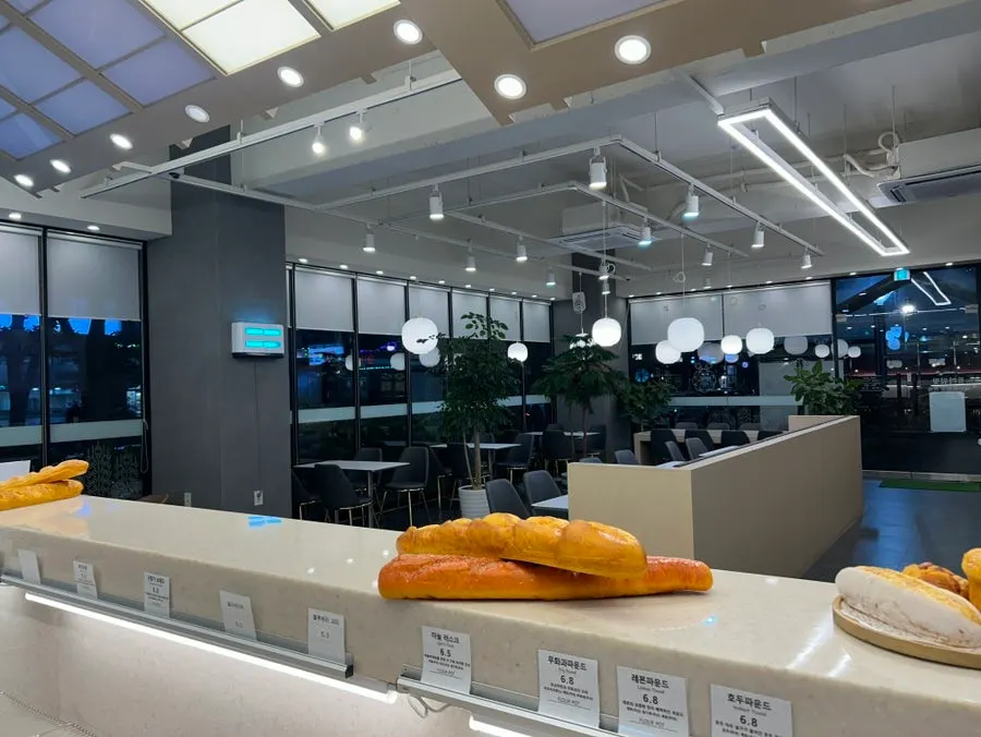 플라워팟카페 음료와 빙수 메뉴판