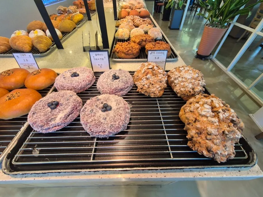 A tray of sweet potato bread and nurungji bread
