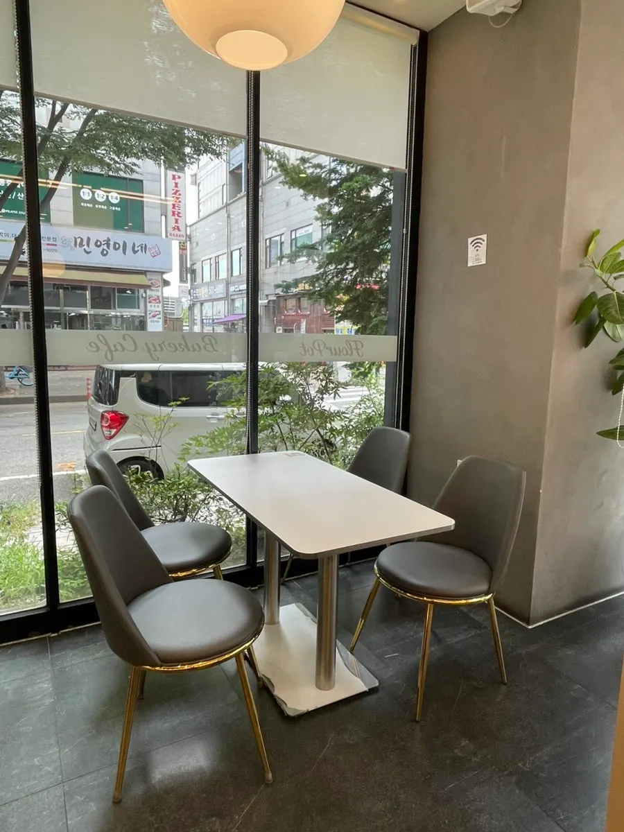 Neatly arranged café table