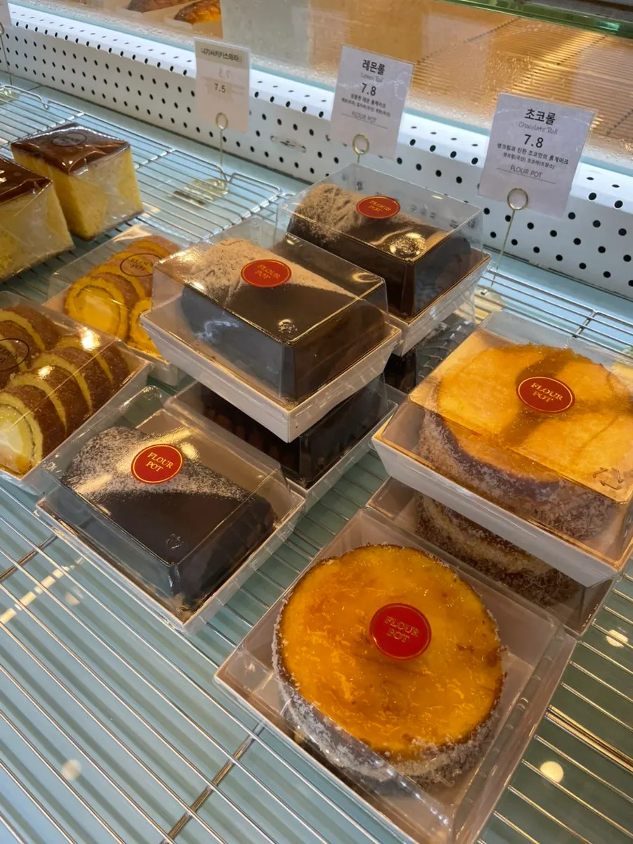 Various breads on display including wakppu