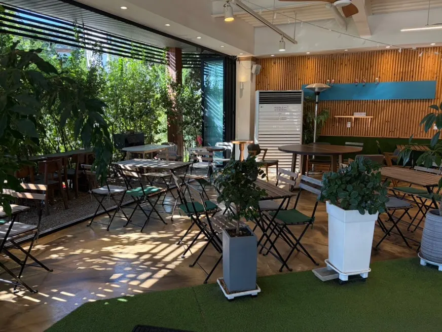 View around the entrance of Flowerpot Cafe