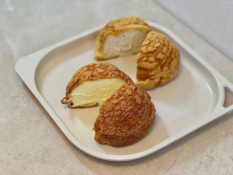 FLU:ET, a choux dessert takeout shop in Sajik-dong