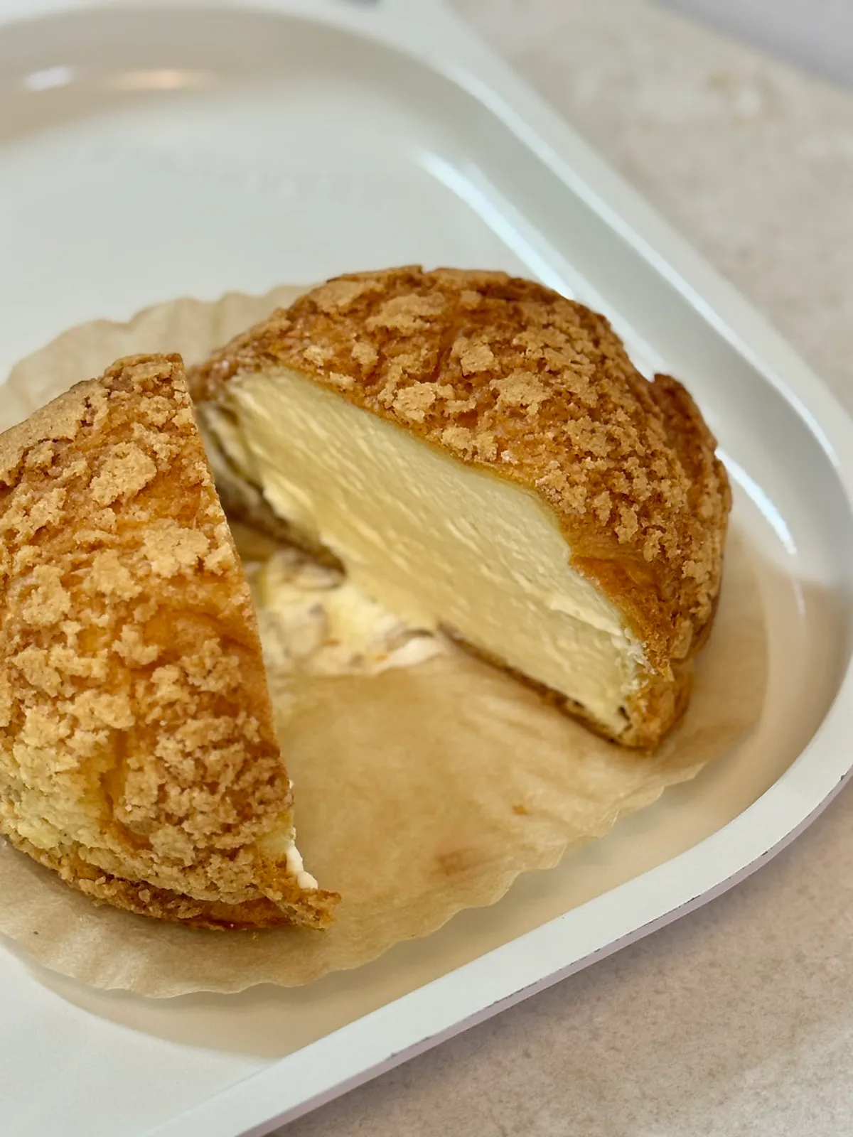 FLU:ET's plain choux opened at home