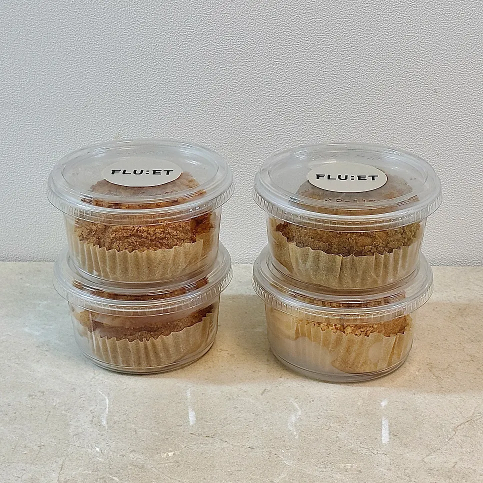 Multiple flavors of FLU:ET choux packed together