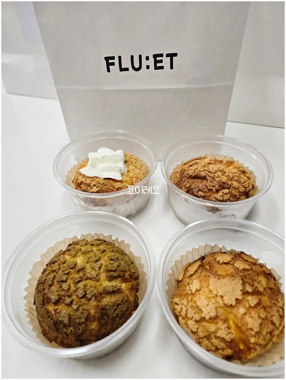 황금빛으로 구워진 플레인 슈 표면