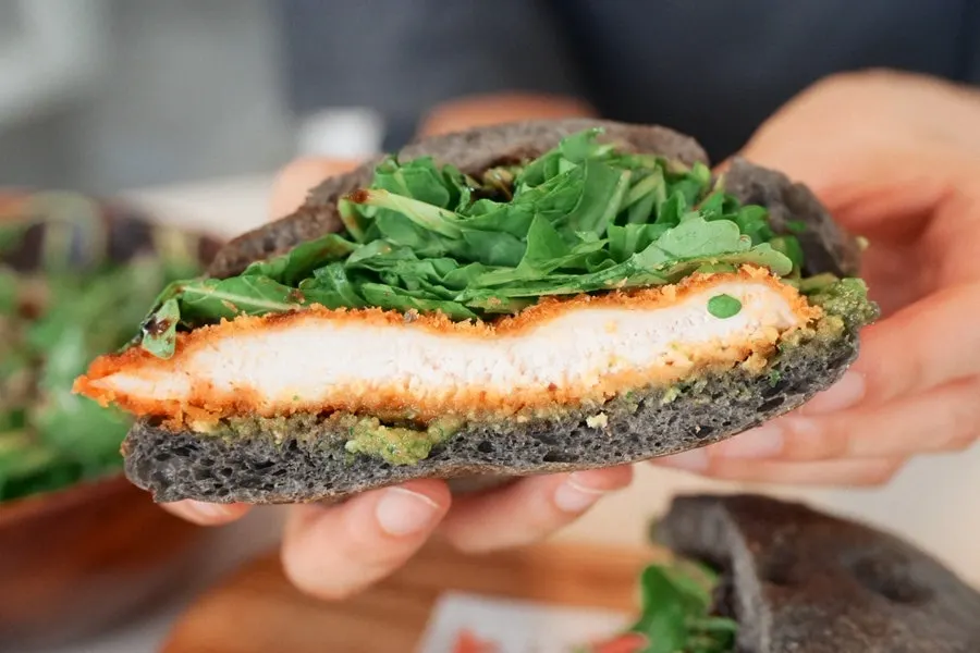 Cross-section of a fully packed Pollo sandwich