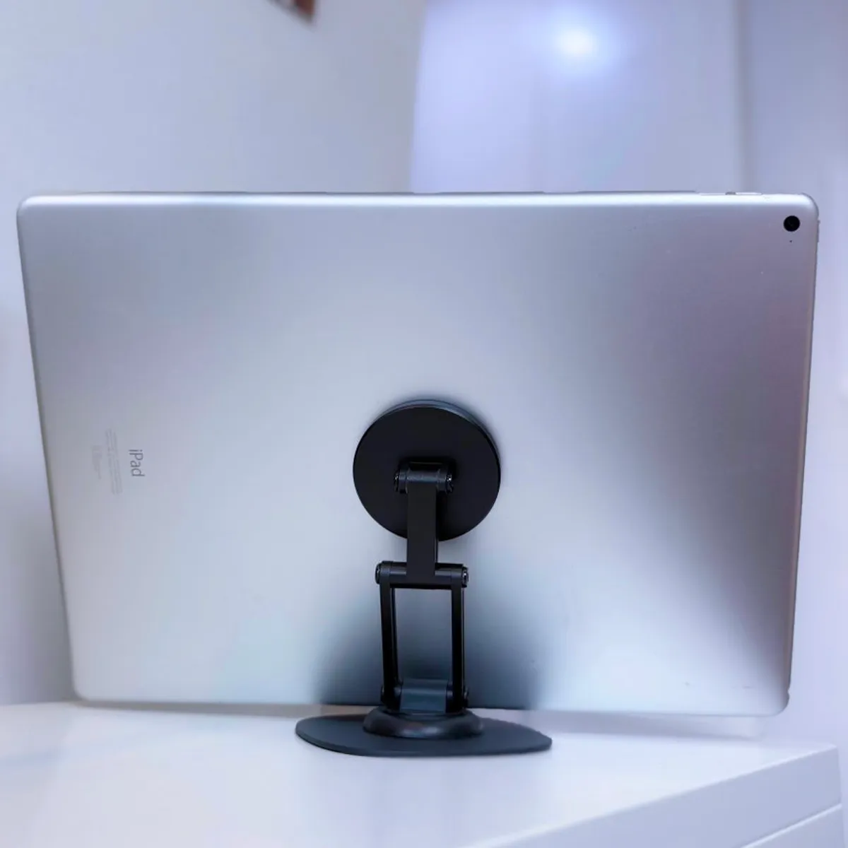 Bitinya MagSafe stand for an iPad