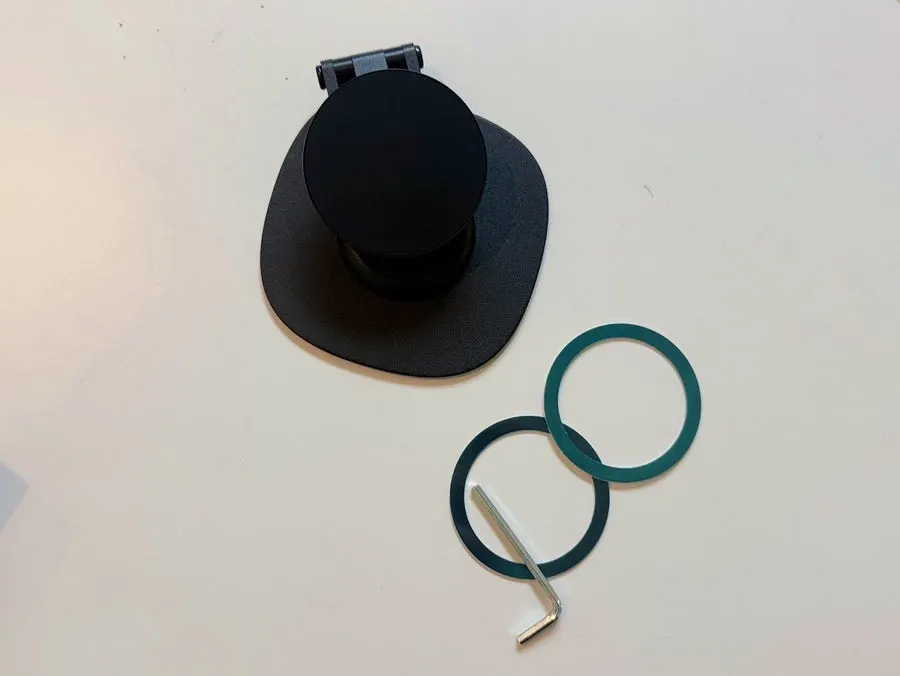 Metal-body tablet stand