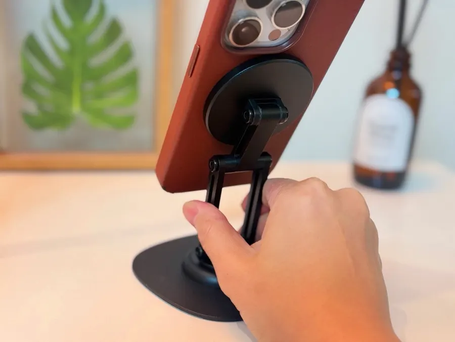 Tablet stand used in a car