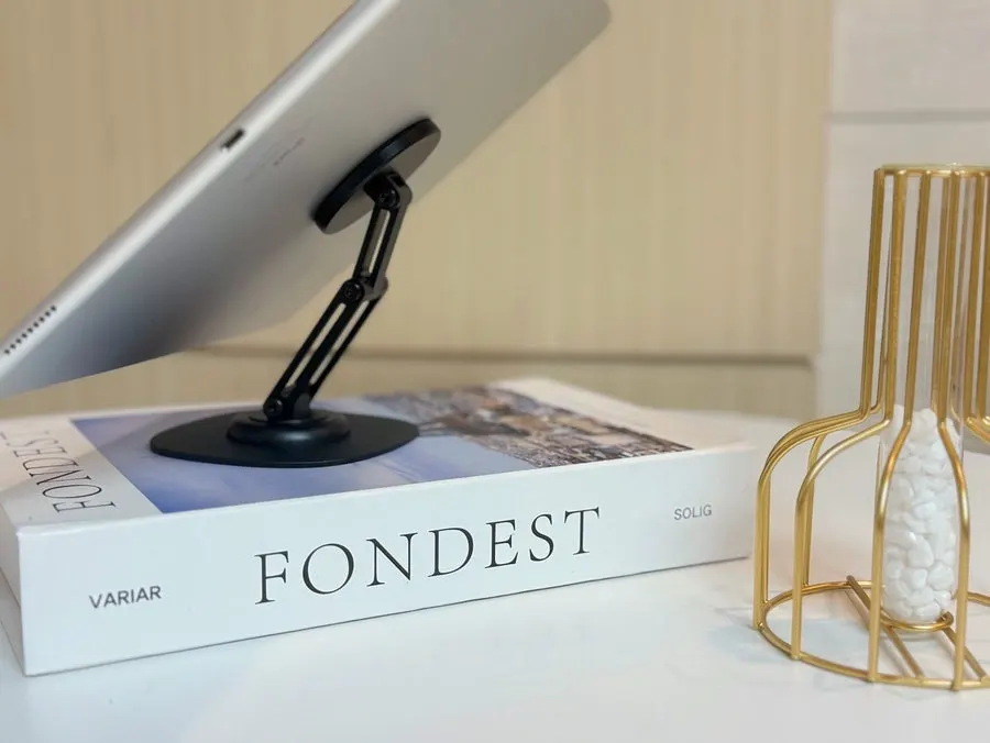 Foldable MagSafe tablet stand