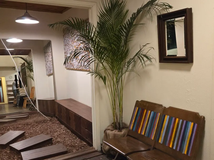 Waiting area near the counter at Forerest
