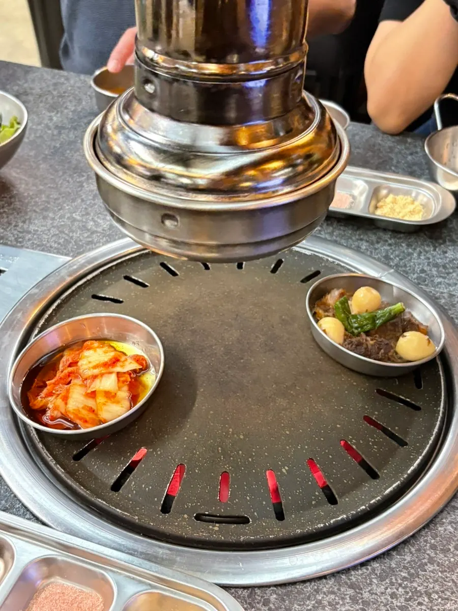 재래기와 장조림 등 밑반찬 상차림