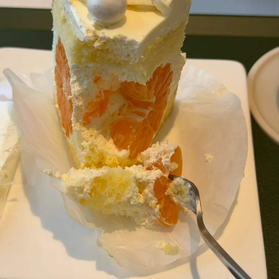 Jeongbang Waterfall latte, Americano and tangerine cake