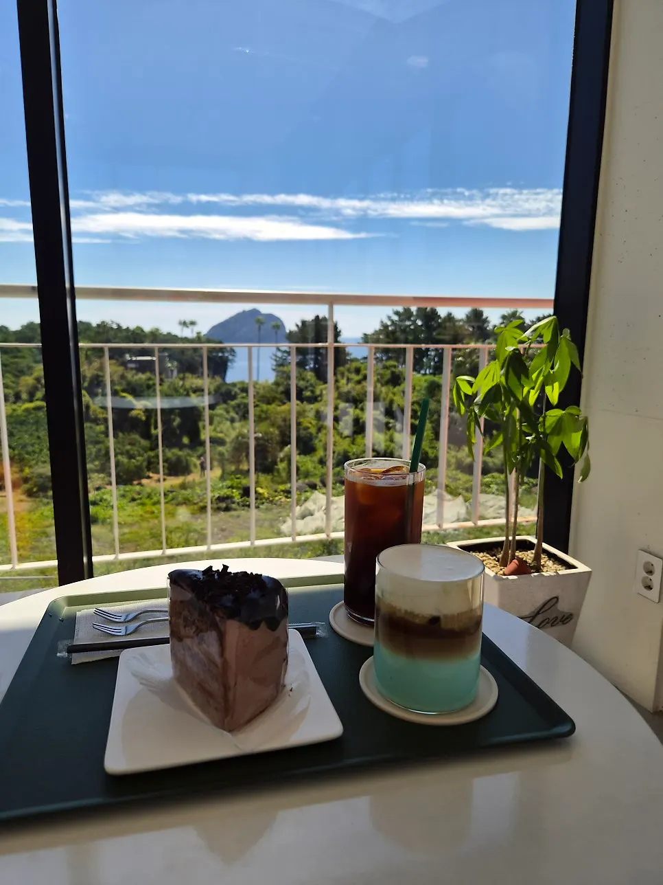 The signature Jeongbang Waterfall latte