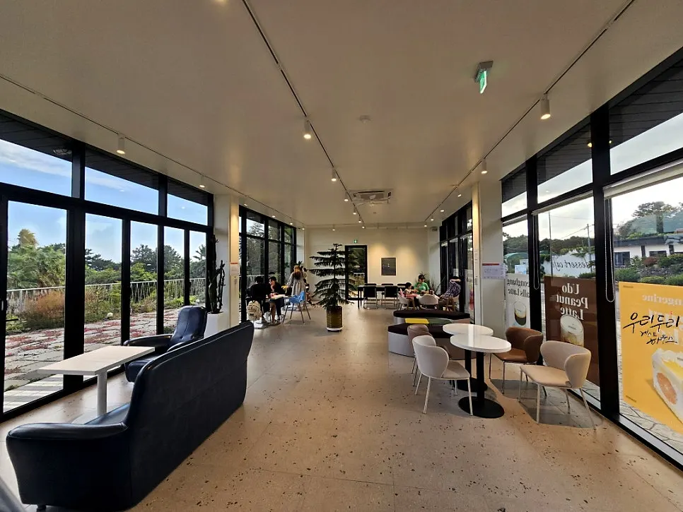 Guests seated in the Forest Jeongbang first floor seating area