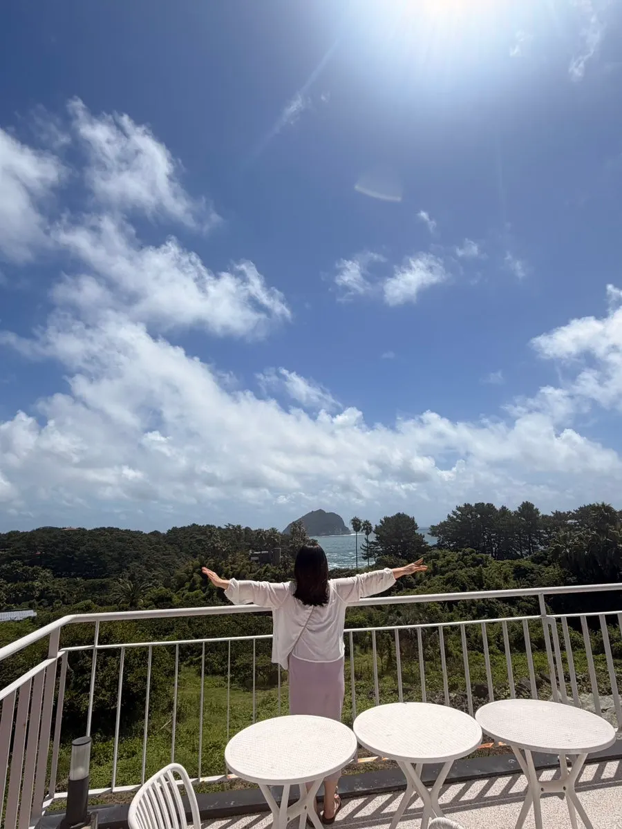 포레스트 정방 2층으로 올라가는 공간