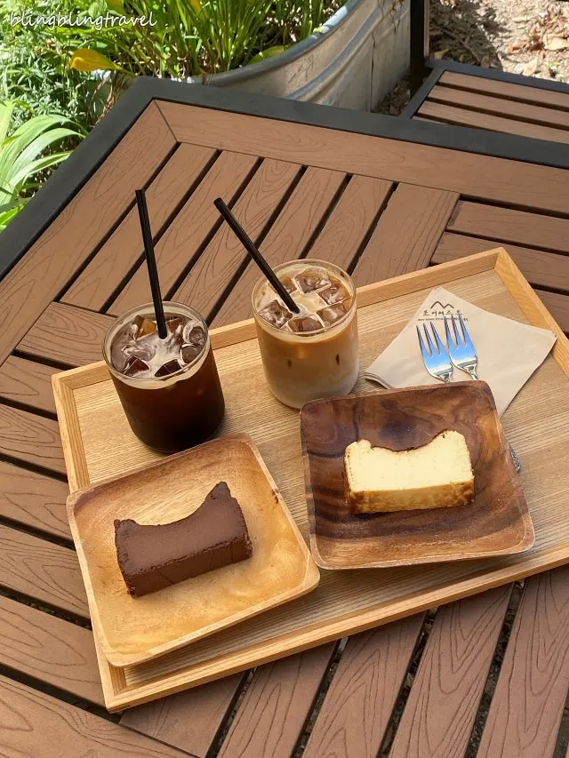 Two kinds of Basque cheesecake enjoyed with coffee