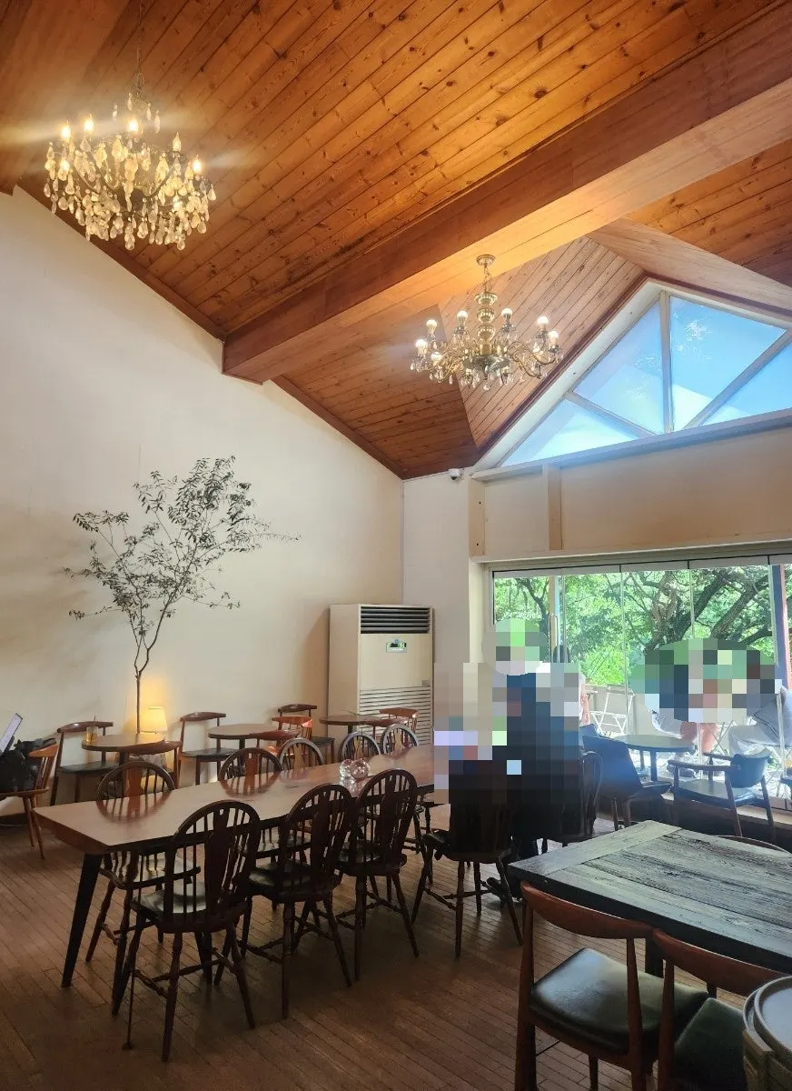 White-and-wood toned interior decor