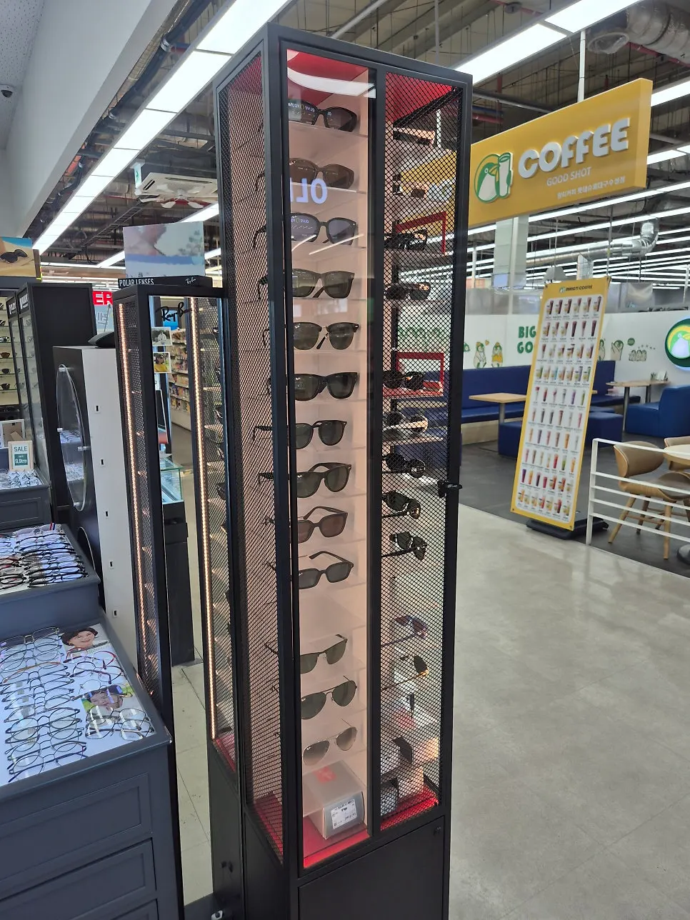 Checking the sunglasses size against face shape