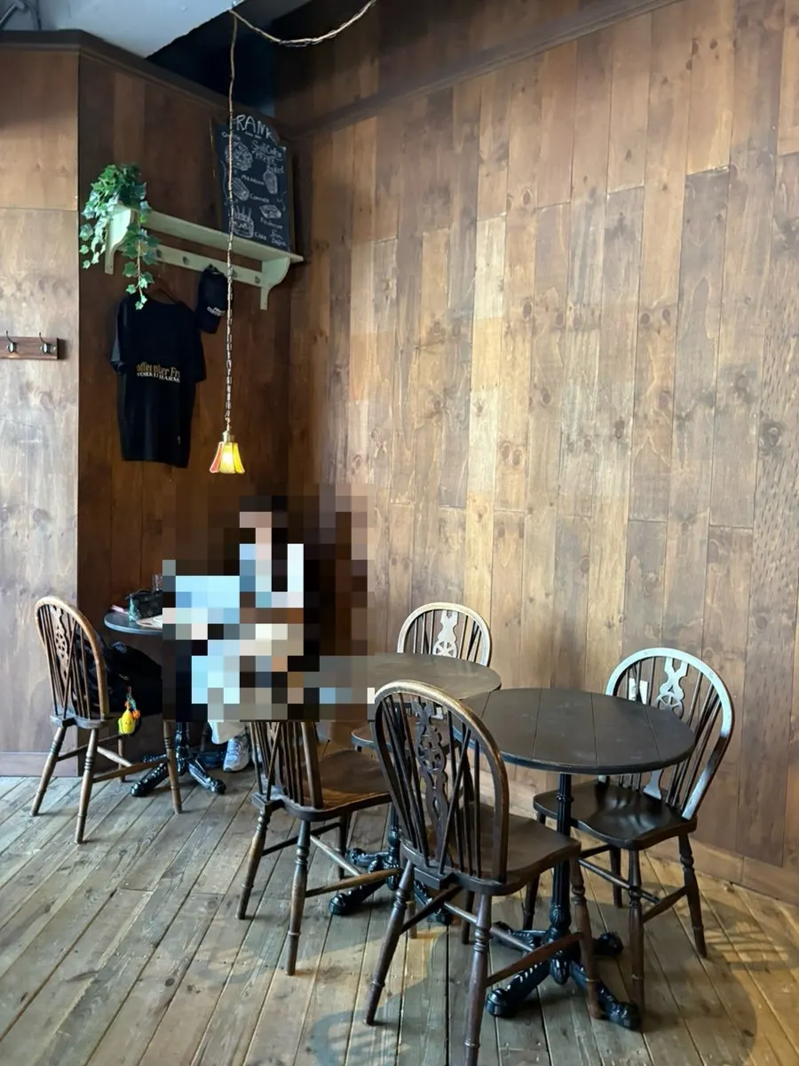 프랭크커핀바 둔산점 내부 좌석