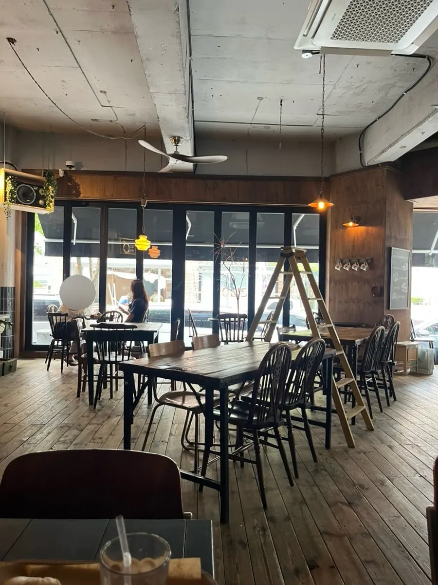 Group table at Frank Coffee Bar