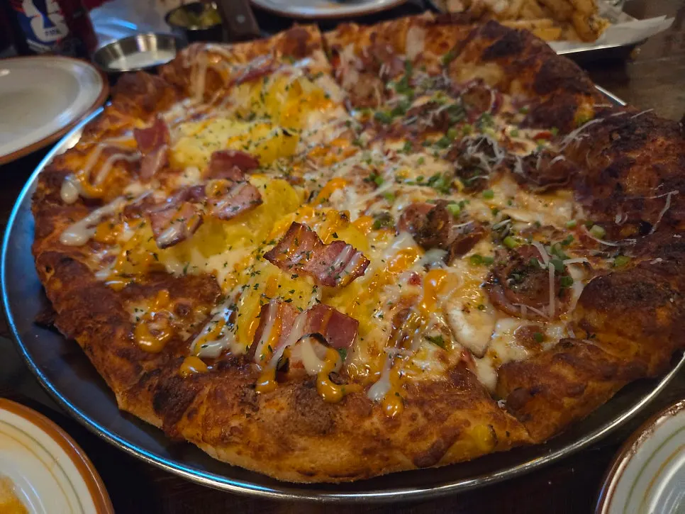 Casual interior of Freewill Pizza