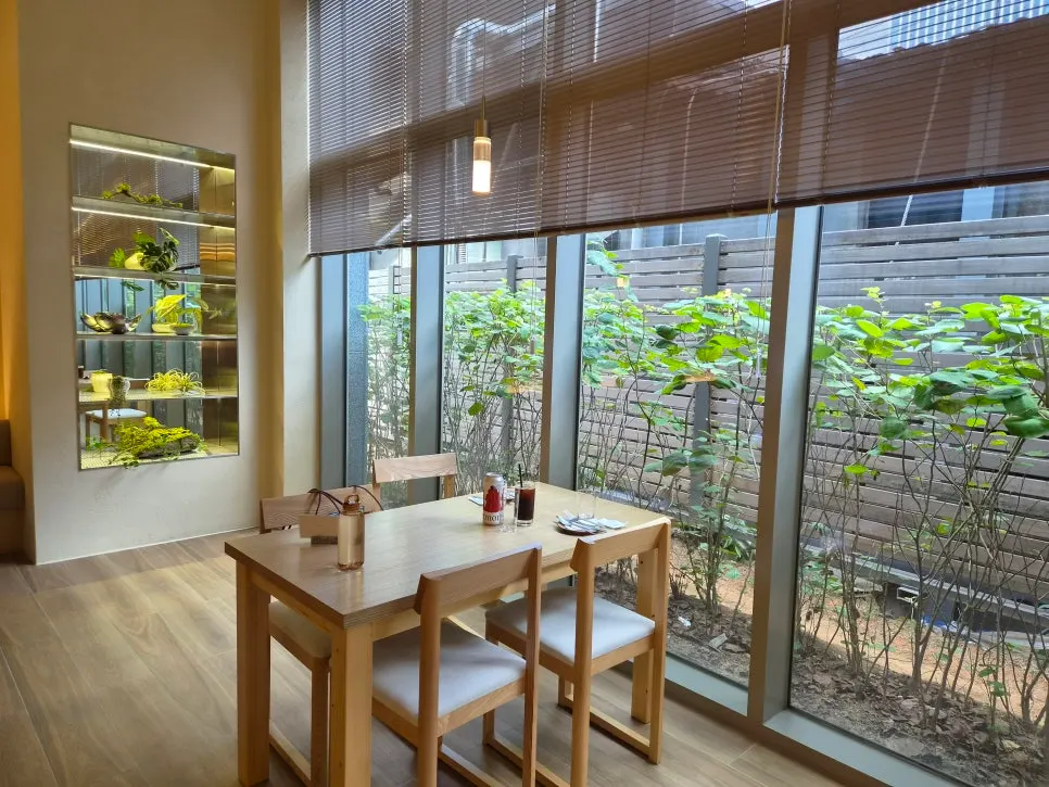 Open, spacious view of the Pyu Euljiro interior