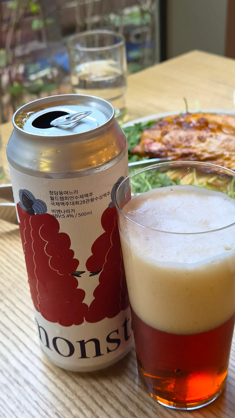 Cheongdam-dong Myeoneuri craft beer poured into a glass