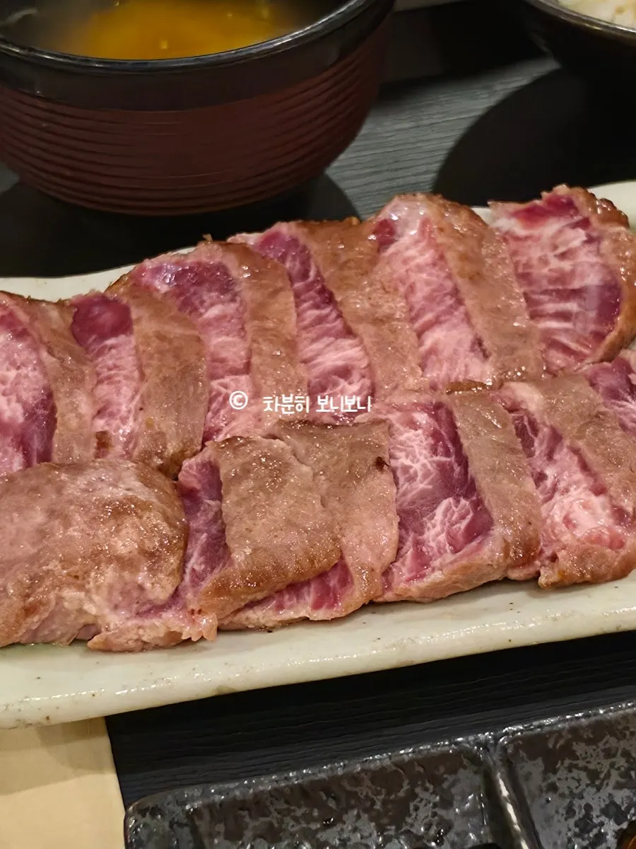 Plated beef striploin gyusteki